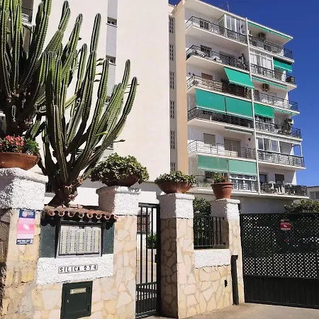 Apartment Two Bedroom With Sea Views *